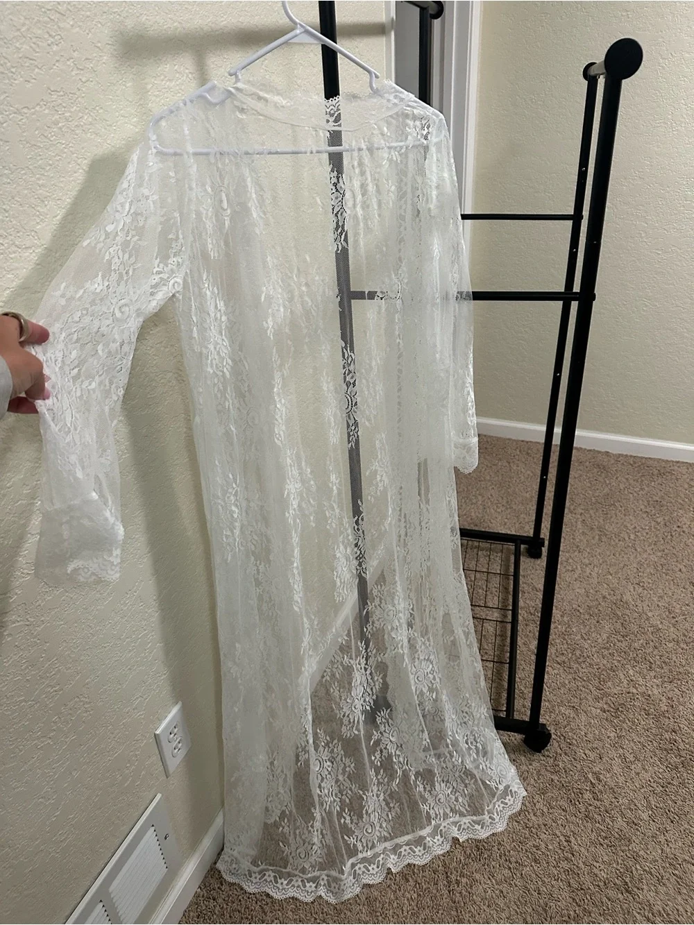 White Lace Robe - Picture 1 of 4